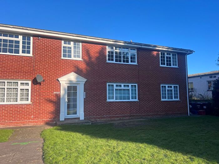 2 Bedroom Flat To Rent In Roseacre Close, Canterbury, CT2