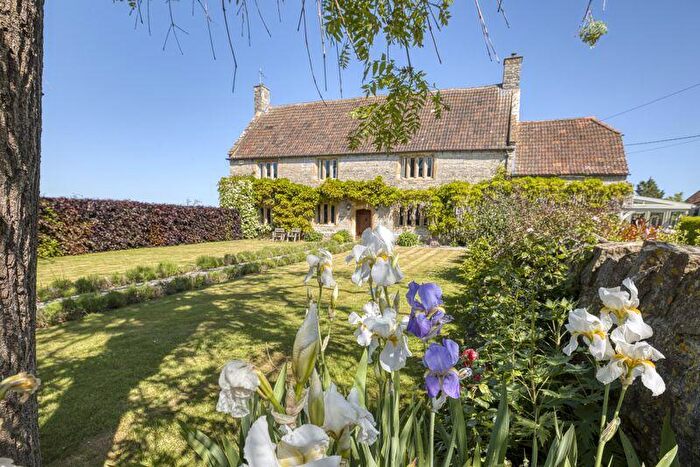 5 Bedroom Country House For Sale In A Charming Period Farmhouse With Land In South Barrow, BA22