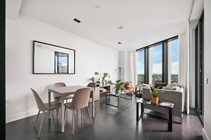 1 Bedroom Apartment For Sale In Amory Tower, Marsh Wall, E14