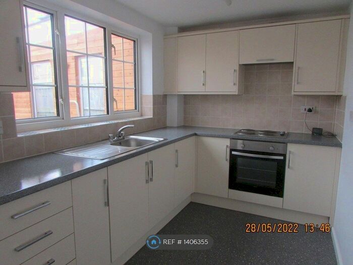 2 Bedroom Terraced House To Rent In Canberra Close, Lincoln, LN4