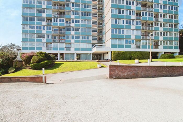 2 Bedroom Flat For Sale In Kenilworth Court, Coventry, CV3