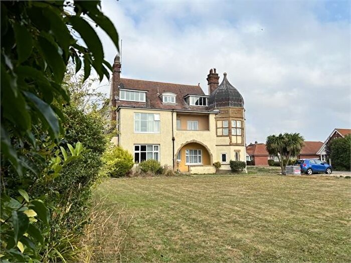 1 Bedroom Flat To Rent In Holland House, Skelmersdale Road, Clacton On Sea, Essex., CO15
