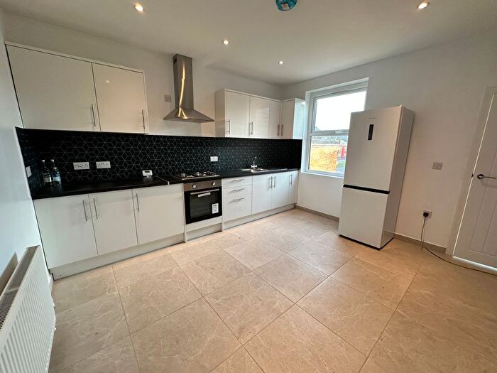 2 Bedroom Property To Rent In King Edward Street, Mansfield, NG20