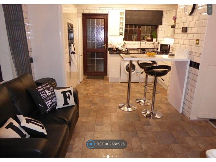4 Bedroom Detached House To Rent In Woodley, Woodley, Reading, RG5