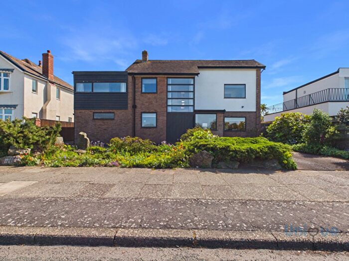 4 Bedroom Detached House For Sale In Princes Way, Fleetwood, FY7