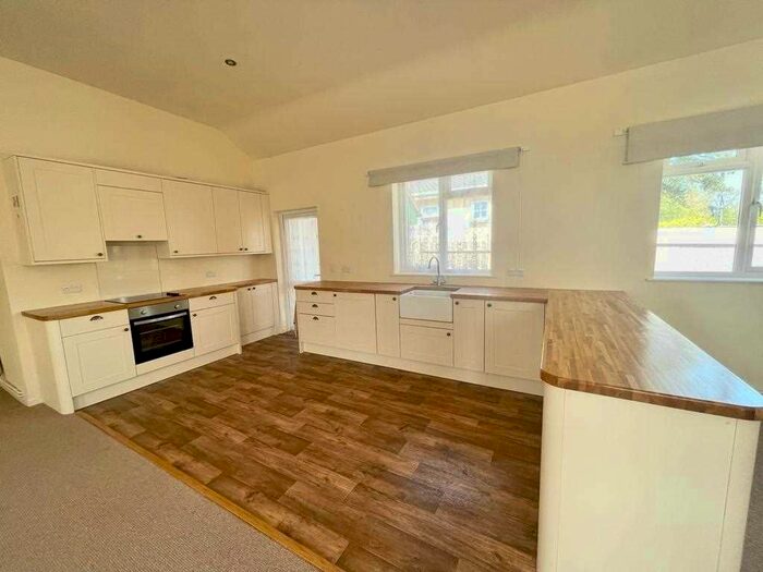 1 Bedroom Flat To Rent In Flat, Wyatts Covert, Wyatts Covert, Denham, UB9