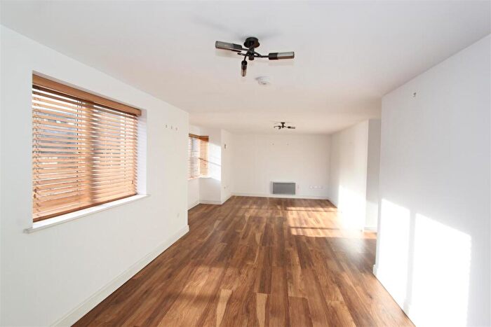 2 Bedroom Apartment To Rent In North Street, Plymouth, PL4