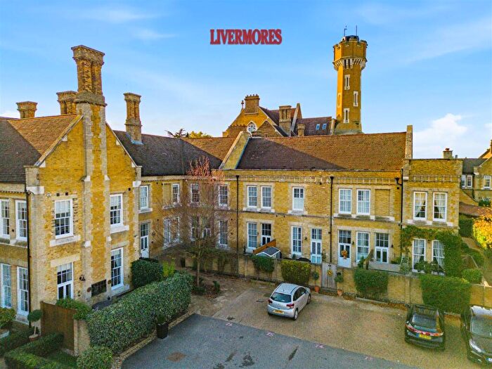 2 Bedroom Terraced House For Sale In Chapel Drive, Dartford, DA2