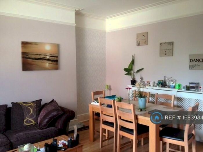 2 Bedroom Flat To Rent In Cedar Road, Sutton, SM2