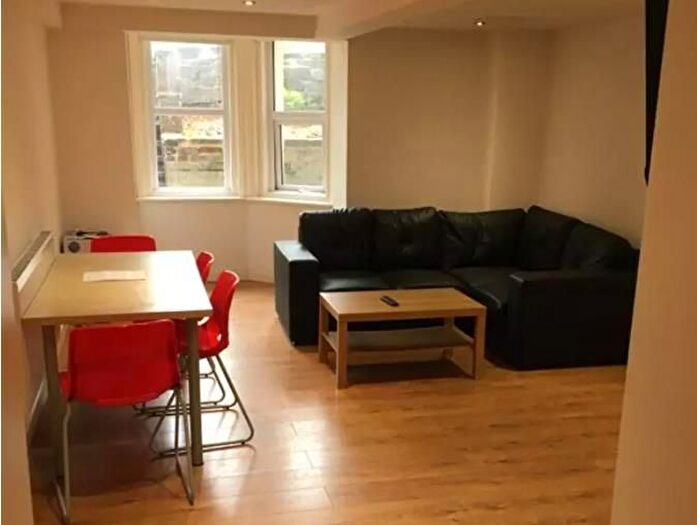 4 Bedroom Block Of Flats To Rent In Clarendon Road, Leeds, LS2