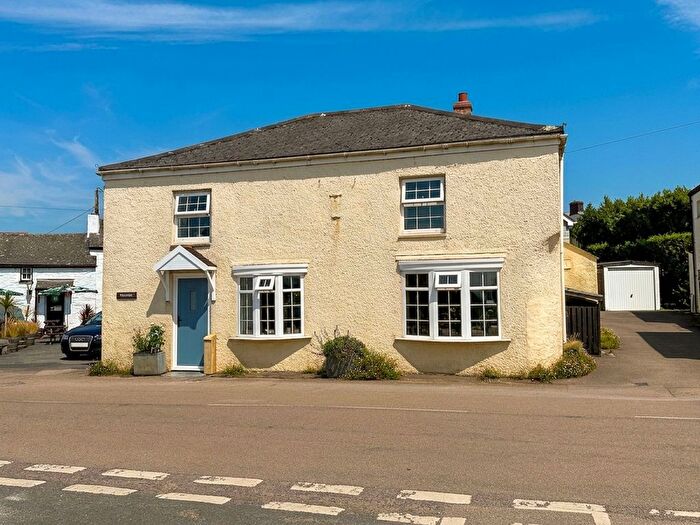 3 Bedroom Detached House For Sale In The Square, Mawnan Smith, TR11