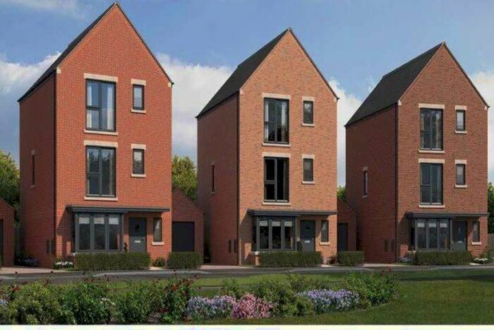 5 Bedroom Detached House To Rent In Stonehill Road, Woking KT16