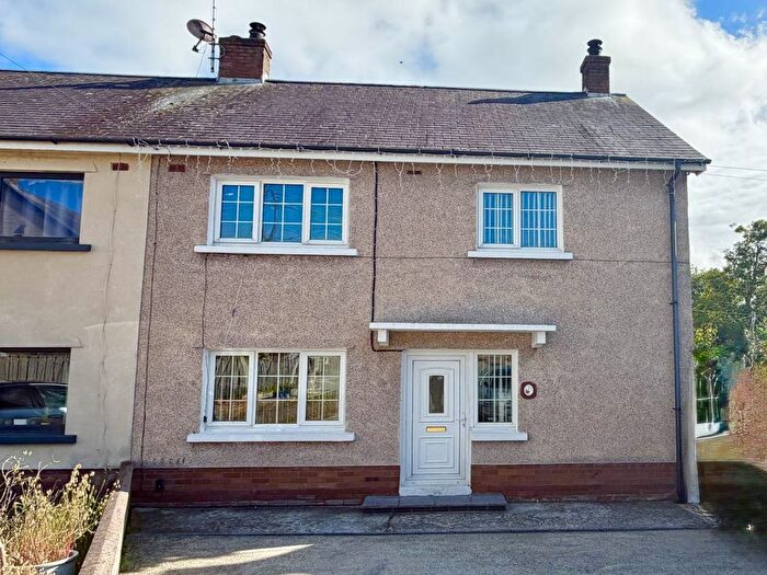 3 Bedroom Semi-Detached House To Rent In Cylch Peris, Llanon, SY23