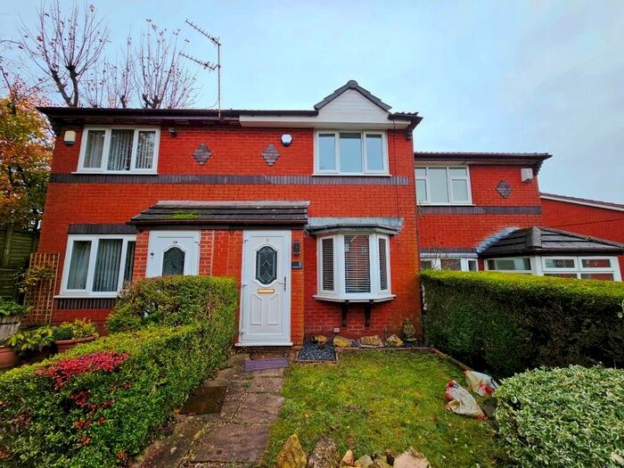 2 Bedroom End Of Terrace House To Rent In Ribblesdale Close, Hopwood, OL10
