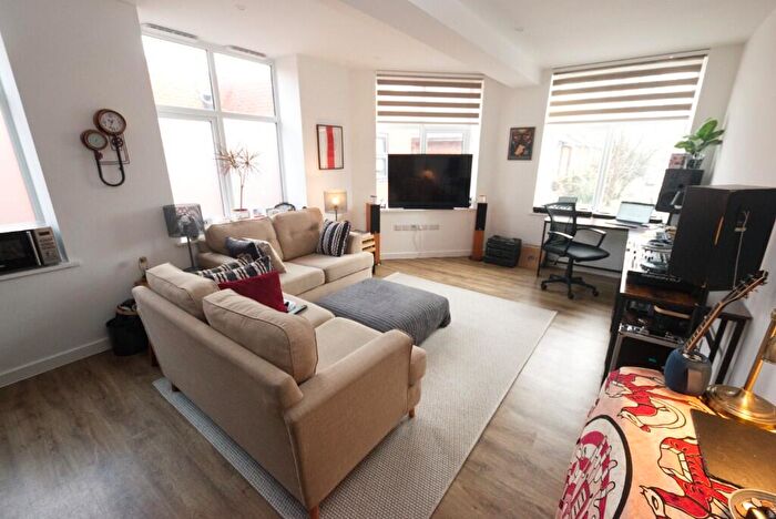 1 Bedroom Flat To Rent In Sheridan Terrace, Hove, East Sussex, BN3