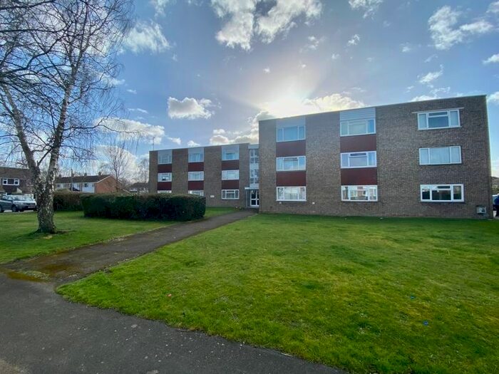 1 Bedroom Flat To Rent In Sutherland Close, Romsey, SO51