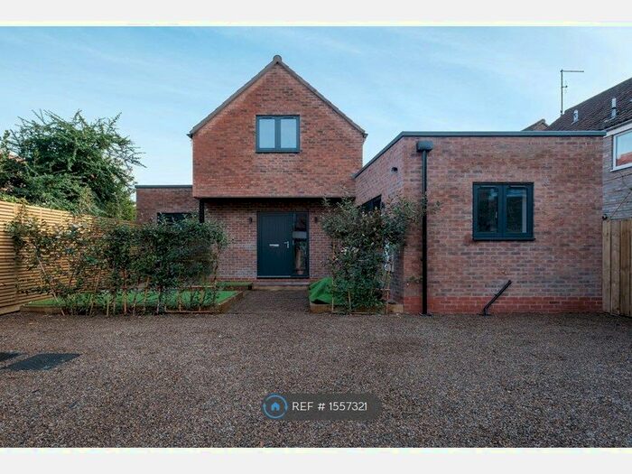 3 Bedroom Detached House To Rent In Lairgate, Beverley, HU17