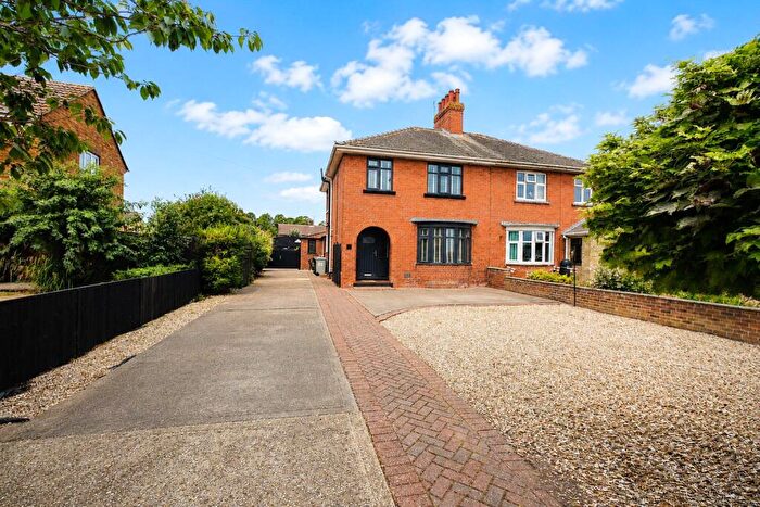 4 Bedroom Semi-Detached House For Sale In Boston Road, Spilsby, Lincolnshire, PE23