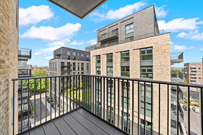 1 Bedroom Flat To Rent In Scarlet Court, Damsel Grove, N4