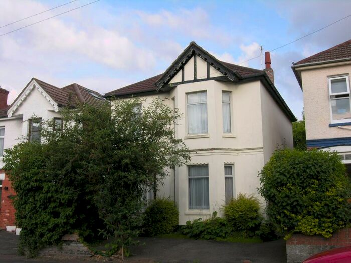 6 Bedroom House To Rent In Bedroom House In Winton, BH9