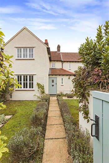 4 Bedroom Cottage To Rent In College Farm Cottages, Garford, Abingdon, OX13