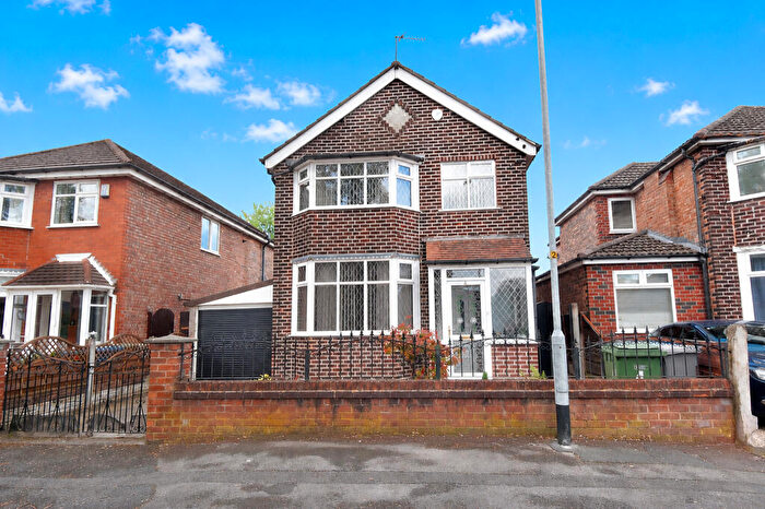 3 Bedroom Detached House For Sale In Bedford Road, Davyhulme, M41