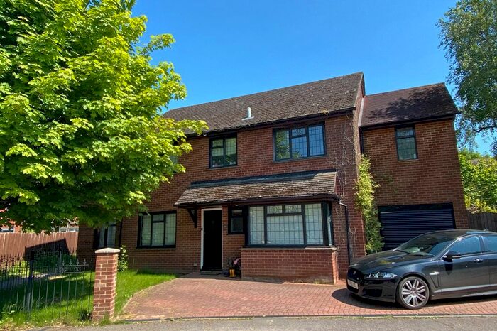 4 Bedroom Detached House For Sale In Lackmore Gardens, Woodcote, Reading, RG8