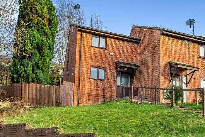 3 Bedroom Semi-Detached House To Rent In High Wycombe, Buckinghamshire, HP12