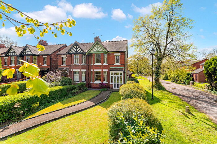 3 Bedroom Semi-Detached House For Sale In Park Avenue, Levenshulme, M19