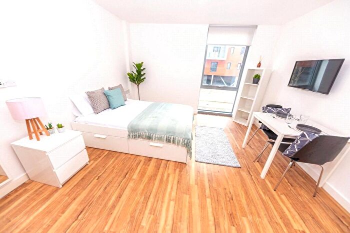 1 Bedroom Flat To Rent In The Studios, Plaza Boulevard, Liverpool, L8