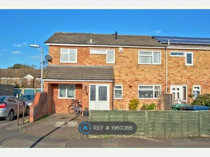 4 Bedroom End Of Terrace House To Rent In Beverley Way, Cambridge, CB2