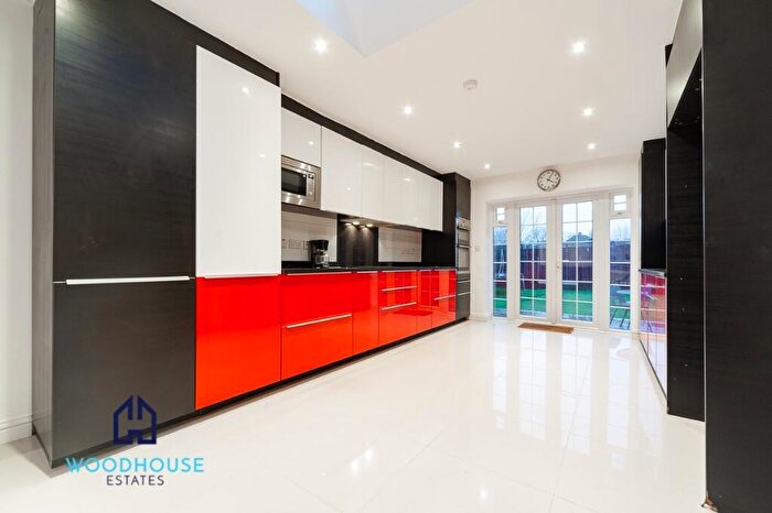 5 Bedroom Semi-Detached House To Rent In Brookfield Crescent, London, NW7