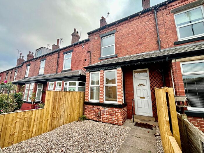 2 Bedroom Property To Rent In Low Lane, Horsforth, Leeds, LS18