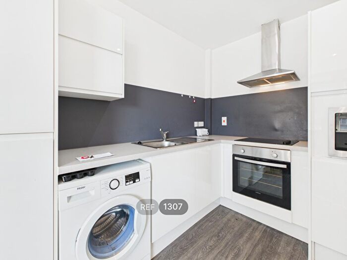 1 Bedroom Flat To Rent In Centre Court, Paragon Street, HU1