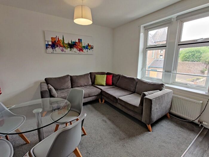 3 Bedroom Flat To Rent In Mitchell Street, West End, Dundee, DD2
