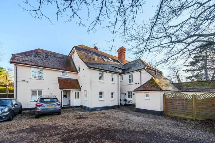 2 Bedroom Maisonette To Rent In Kennel Ride, Ascot, SL5