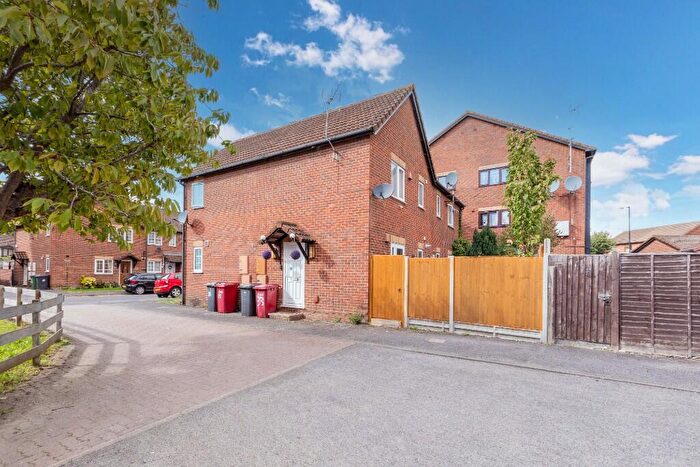 1 Bedroom Semi-Detached House For Sale In Bruce Close, Cippenham, SL1