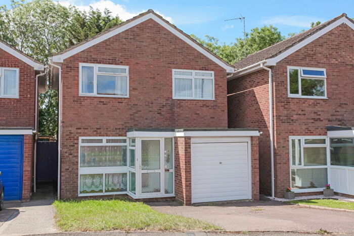 3 Bedroom Detached House For Sale In Sussex Drive, Banbury, OX16