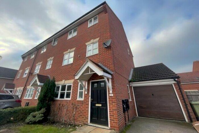 4 Bedroom Property To Rent In Brantwood Close, Milton Keynes, MK4