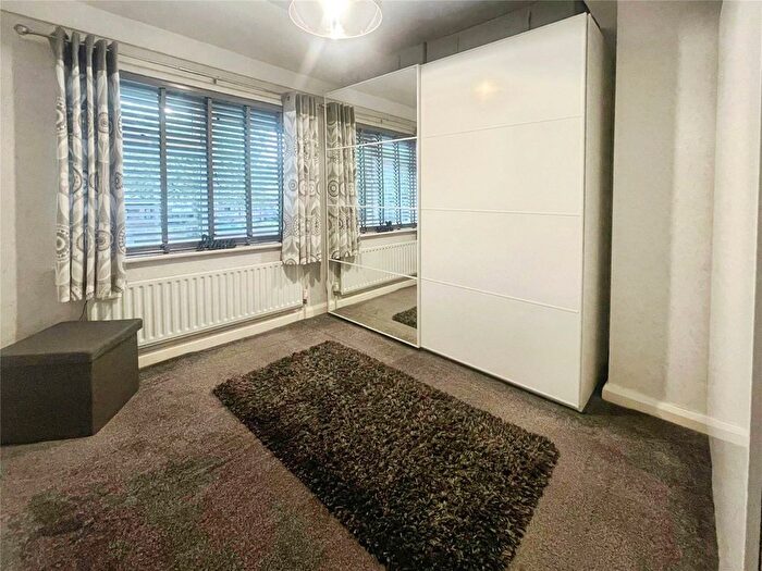3 Bedroom Terraced House For Sale In Lawrence Avenue, Heath Town, Wolverhampton, West Midlands, WV10