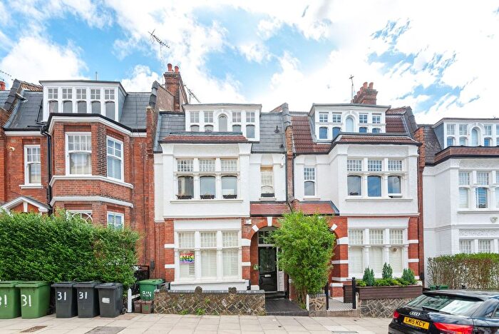 1 Bedroom Flat For Sale In Glenmore Road, Belsize Park, London, NW3