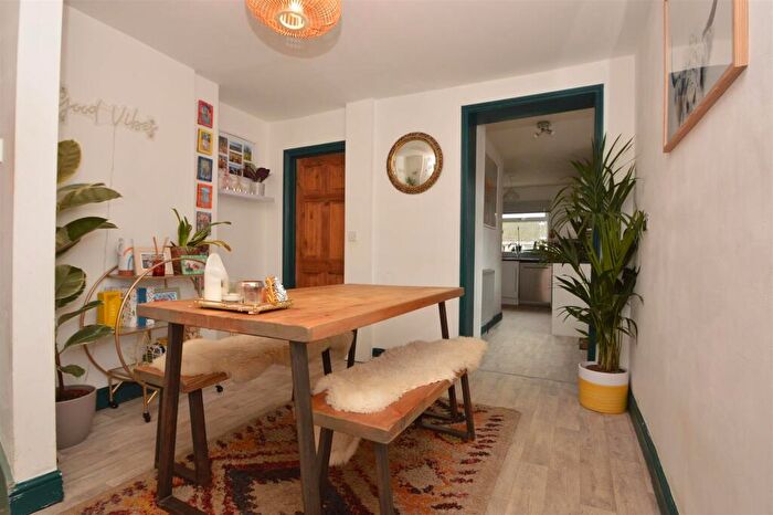 2 Bedroom Semi-Detached House For Sale In Haylands, Ryde, PO33