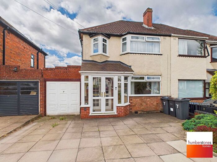 3 Bedroom Semi-Detached House To Rent In Max Road, Quinton, B32