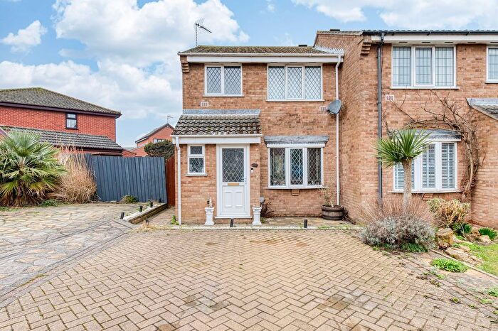 3 Bedroom Semi-Detached House For Sale In Fortress Road, Carlton Colville, NR33