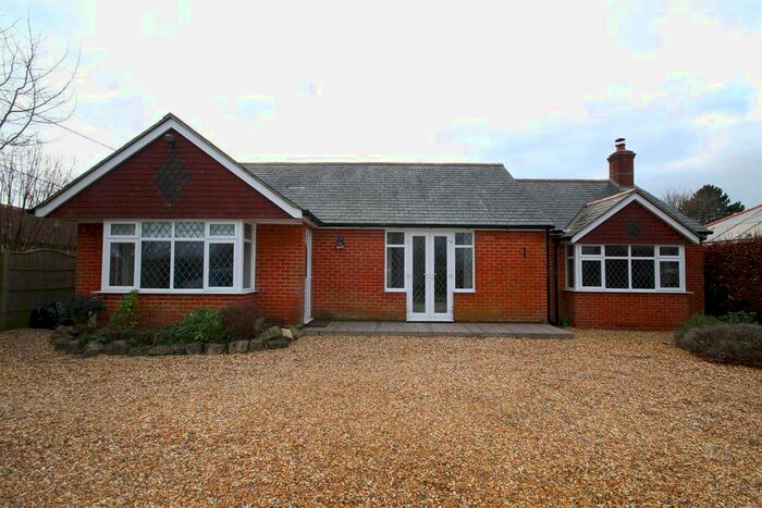 3 Bedroom Bungalow To Rent In Silver Street, Hordle, Lymington, SO41