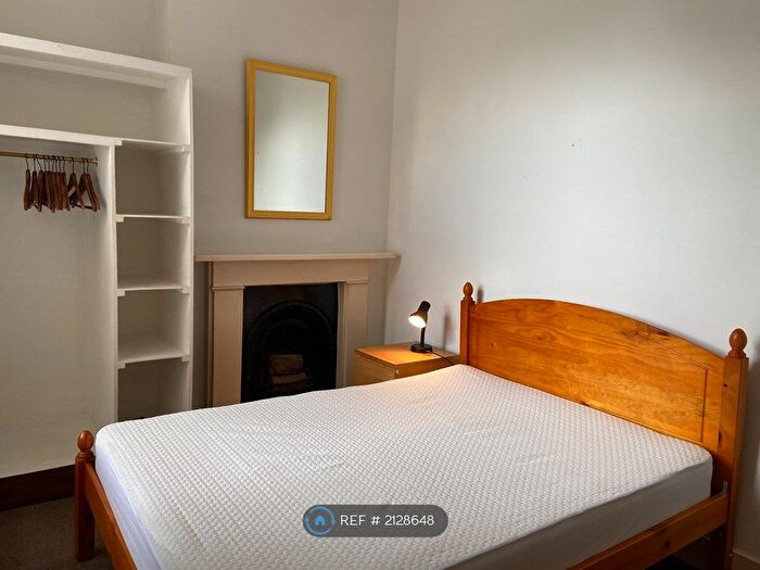 1 Bedroom Flat To Rent In Cornford Grove, London, SW12