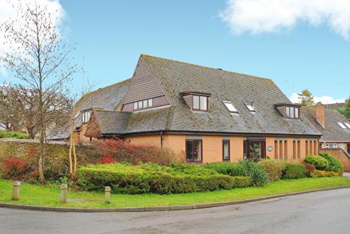 2 Bedroom Apartment To Rent In Kingfisher Court, Green Lane, Woodstock, OX20