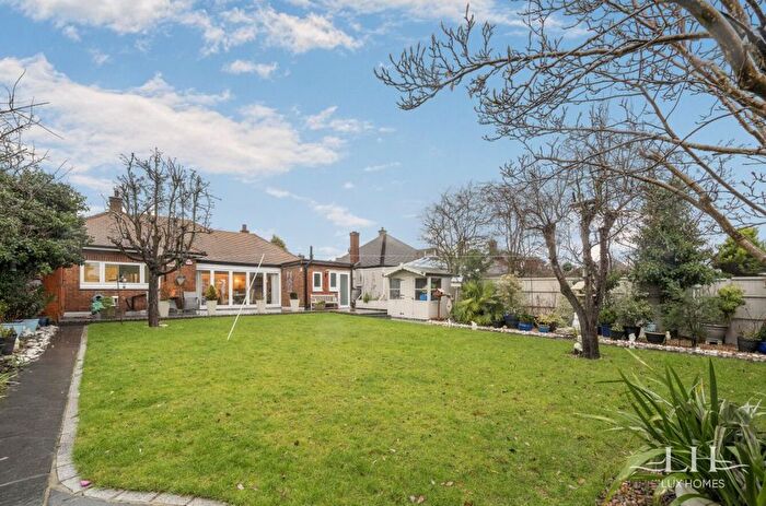 3 Bedroom Detached Bungalow For Sale In Brook Close, Romford, RM2