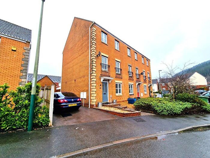4 Bedroom End Of Terrace House For Sale In Mill Court, Newbridge / Hafodyrynys, Newport, NP11