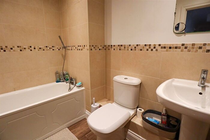 2 Bedroom Flat To Rent In Brittany Road, St. Leonards-On-Sea, TN38